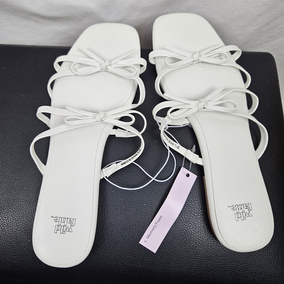 Wild Fable Women's Size 9.5 Kristen Open Toe Flat Sandals White Fairycore Beach - Picture 1 of 3